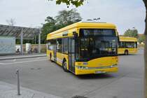B-V 1687 fährt am 04.09.2015 auf der BVG Buslinie 204. Aufgenommen wurde ein Solaris Urbino 12 Electric, Berlin S-Bahnhof Südkreuz.
