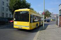 B-V 1686 fährt am 04.09.2015 auf der BVG Buslinie 204. Aufgenommen Berlin Hertzallee, Solaris Urbino 12 Electric.
