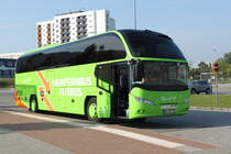 Neoplan Cityliner der Firma MeinFernbus als Linie 072 von Rostock Hauptbahnhof/S�d nach K�ln Hbf stand am 04.10.2015 vor dem Rostocker Hbf.