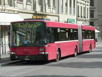 Bern mobil - Hess-Volvo Gelenkbus Nr.255 BE 572255 eingeteilt auf der Linie 13 unterwegs in Bern am 05.07.2008