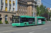 MAN Bus 766 auf der Linie 36 fährt zur Haltestelle Wettsteinallee. Die Aufnahme stammt vom 21.08.2015.