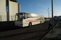 Volvo Reisebus am Hafen in St. Magdalena Insel Pico Azoren