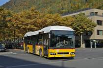 Volvo Hybrid Bus der Post auf der Linie 103 fährt beim Bahnhof Interlaken Ost ein. Die Aufnahme stammt vom 09.10.2015.