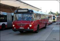Verkehrshistorischer Tag in Hamburg am 11.10.2015:
Büssing Präsident 14 der HVV erreicht den S und U-Bahnhof HH - Barmbeck.