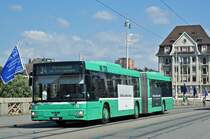 MAN Bus 779 auf der Linie 34 überquert die Mittlere Rheinbrücke. Die Aufnahme stammt vom 21.08.2015.