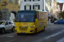 Dieser IVECO Kleinbus (MG-HM 2000) fährt am 06.10.2015 durch Lindau.