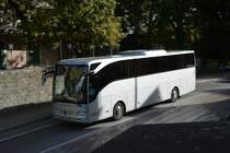 MTK-RS 383 (Mercedes Benz Tourismo / Omnibus Samstag aus Hofheim TS) fährt am 06.10.2015 durch Lindau.