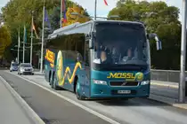 Aus Frankreich kommt dieser Volvo 9900 (DN-985-CR / Massy Voyages) und verlässt nun am 06.10.2015 die Insel Lindau.