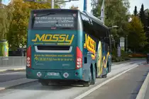 Aus Frankreich kommt dieser Volvo 9900 (DN-985-CR / Massy Voyages) und verlässt nun am 06.10.2015 die Insel Lindau.