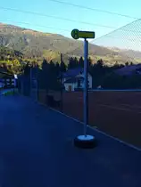 Hier zu sehen ist die am 14.9.2015, von der OGV neu eingeführte Bushaltestelle Berg im Drautal Tratten. Aufgenommen am 23.10.2015. (Kfl. 5021)