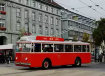 75 Jahre Trolleybus Biel. Oldtimerfahrten mit dem Bus 21 auf einer spezielle Route in Biel am 24. Oktober 2015.
Foto: Walter Ruetsch