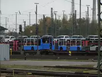 Mercedes Benz Citaro C2 mal anders am 25.10.15 in Mannheim Gbf vom Bahnsteig aus fotografiert. Dies sind Citaro Grundgerüste die aus Ulm kommen und bei Evo Bus in Mannheim dann zu richtigen Citaros werden.