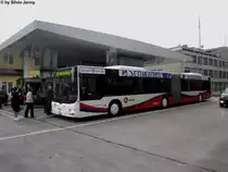 RVBW Nr. 150 (MAN A23 Lion's City G) am 14.10.2015 beim Bhf. Baden. Nun ist das Mittelland wieder unter einer dichten Hochnebeldecke eingehüllt. Zusammen mit den modernen Architekturen, die ebenfalls meistens in Grautönen gehalten sind, sind farbenfrohe Bilder kaum noch möglich.