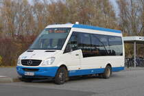 Mercedes-Benz Sprinter als Linie 26 von Rostock Hauptbahnhof S�d nach Rostock-Biestow stand am 13.11.2015 vor dem Rostocker Hbf.