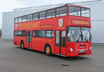 Rostocker Stadtrundfahrt-Bus MAN Waggonunion wartet am 29.11.2015 in Rostock Hauptbahnhof/S�d auf den n�chsten Einsatz.