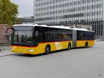 Postauto - Mercedes Citaro  BE  560405 in Bern bei den Postautohaltestellen auf dem Dach des Bahnhof Bern am 11.10.2015