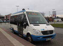 Mercedes-Benz Sprinter als Linie 26 von Rostock Hauptbahnhof S�d nach Rostock-Biestow stand am 05.12.2015 vor dem Rostocker Hbf.im Hintergrund war die Bundespolizei wieder zu Gast 