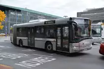 LU-15732 (Solaris Urbino 18) fährt am 08.10.2015 auf der Linie 53. Aufgenommen am Bahnhof Luzern.
