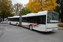 LU-15618 (Solaris Urbino 18) fährt am 08.10.2015 auf der Linie 61. Aufgenommen am Bahnhof Luzern.
