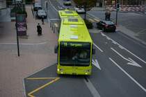 FL-39851 (Mercedes Benz Citaro G Facelift) fährt am 08.10.2015 durch Liechtenstein. Aufgenommen an der Post in Vaduz.
