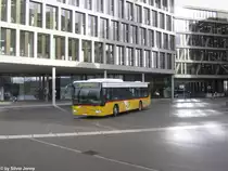 Postauto/PU Vögtlin-Meyer Nr. 102 (Mercedes Citaro O530) am 1.12.2015 beim Bhf. Brugg/Campus. Im Juli 2015 erreichte der Wagen die 1 Mio. Km-Grenze.
