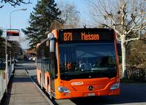 RBS: Der Mercedes CITARO Nummer 216 der Linie 871 wartete am 14. Dezember 2015 in Jegenstorf auf die Abfahrt nach Messen im solothurnischen Bucheggberg.
Foto: Walter Ruetsch 