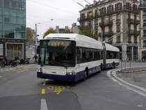 tpg - Trolleybus Nr.761 unterwegs auf der Linie 2 in der Stadt Genf am 01.11.2015