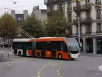 tpg - Trolleybus Nr.1614 unterwegs auf der Linie 7 in der Stadt Genf am 01.11.2015