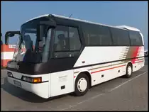 Neoplan Jetliner von Der Rennersdorfer aus Deutschland im Stadthafen Sassnitz am 28.03.2014