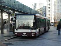 RNV MAN Linienbus 7553 am 19.12.15 in Ludwigshafen Berliner Platz auf der Linie 75