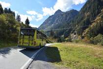 BZ-MBS 68 fährt am 09.10.2015 auf der Silvretta Hochalpenstraße in Richtung Silvretta Stausee, Österreich. Aufgenommen wurde ein Mercedes Benz Integro / Landbus Montafon.

