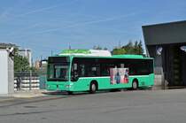 Mercedes Citaro 808 verlässt die Waschanlage bei der Garage Rankstrasse. Die Aufnahme stammt vom 26.08.2015.