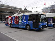 VBL - Trolleybus Nr.252 unterwegs als Fahrschule in Luzern am 01.12.2015