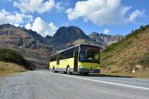 BZ-MBS 68 fährt am 09.10.2015 auf der Silvretta Hochalpenstraße in Richtung Silvretta Stausee, Österreich. Aufgenommen wurde ein Mercedes Benz Integro / Landbus Montafon.
