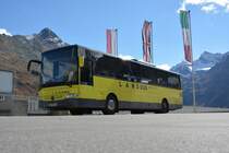 BZ-MBS 68 steht am 09.10.2015 auf dem Busbahnhof Bielerhöhe Silvrettasee. Aufgenommen wurde ein Mercedes Benz Integro / Landbus Montafon.
