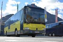 BZ-MBS 68 steht am 09.10.2015 auf dem Busbahnhof Bielerhöhe Silvrettasee. Aufgenommen wurde ein Mercedes Benz Integro / Landbus Montafon.
