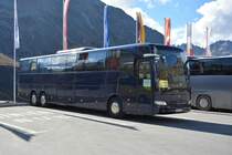 NU-AZ 900 steht am 09.10.2015 auf dem Busbahnhof Bielerhöhe Silvrettasee. Aufgenommen wurde ein Mercedes Benz Toursimo / Landbus Montafon.
