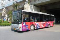 Higer-Stadtbus in Kunshan, Jiangsu, 11.10.2015, am Bahnhofs Kunshan-Nan