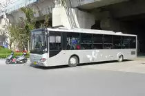 Higer-Stadtbus in Kunshan, Jiangsu, 11.10.2015, am Bahnhofs Kunshan-Nan