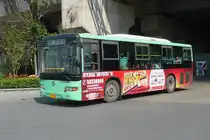 King Long Stadtbus in Kunshan, Jiangsu, 11.10.2015, am Bahnhofs Kunshan-Nan