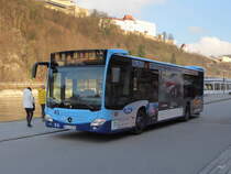Passau - Mercedes Citaro Nr.45  PA.A 2745 unterwegs an der Donau am 05.12.2015