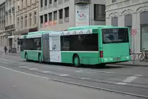 BS-3286 ist am 13.10.2015 eingesetzt auf der Linie 50 zum EuroAiport. Aufgenommen wurde ein MAN Niederflur-Glenkbus / Bahnhof Basel SBB.
