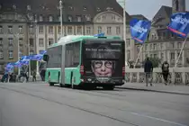 Am 13.10.2015 fährt BS-6673 auf der Linie 34. Aufgenommen wurde ein Mercedes Benz Citaro G CNG / Basel Mittlere Brücke.
