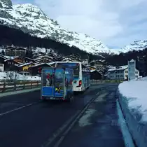 LLB-Reisen - Nr.1/38001 - Setra-Dreiachser -Linie: Leuk -Leukerbad



(kurz vor :Leukerbad Bus-Bahnhof )

30.01.16