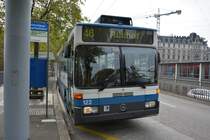 Am 14.10.2015 fährt dieser Mercedes Benz O 405 GTZ auf der Linie 46 zum Rütihof. Aufgenommen am Bahnhof Zürich HB.
