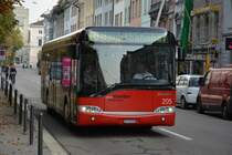 Am 14.10.2015 fährt ZH-730205 auf der Linie 10 zum Hauptbahnhof. Aufgenommen wurde ein Solaris Urbino 12 / Stadthausstrasse Winterthur.
