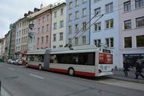 Am 14.10.2015 fährt dieser Solaris Urbino Trollino  173  auf der Linie 1. Aufgenommen in Winterthur Stadthausstrasse.
