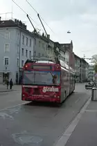 Am 14.10.2015 fährt dieser Solaris Urbino Trollino  180  auf der Linie 3. Aufgenommen in Winterthur Stadthausstrasse.
