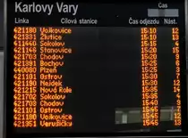 Busabfahrtstafel in Karlovy Vary, Dolni Nadrazi. 08.02.2016  15:06 Uhr.