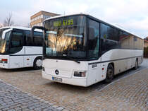 Etwas älterer Mercedes-Bus auf dem Busbahnhof in Regen (Bayerischer Wald)16.02.2016. Gern Hilfe wegen genauer Typenbezeichnung